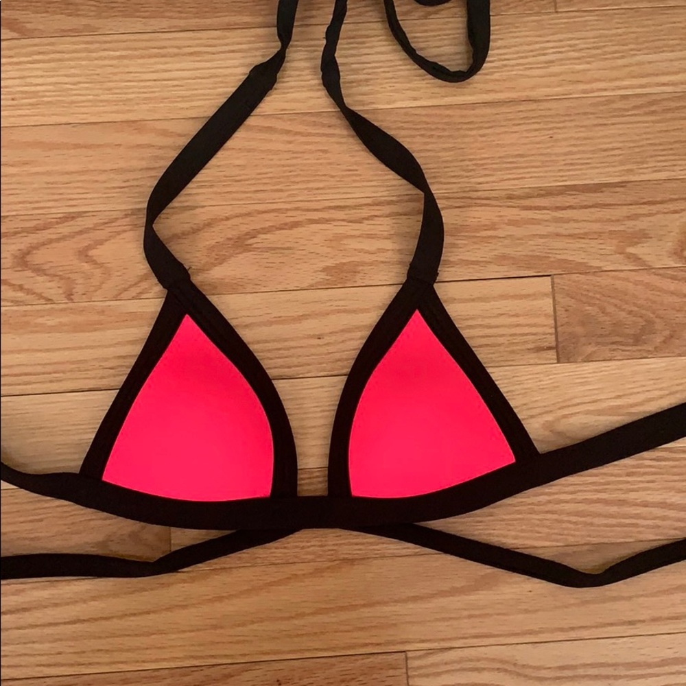 VICTORIAS SECRET BIKINI TOP WITH CRISSCROSS DETAIL